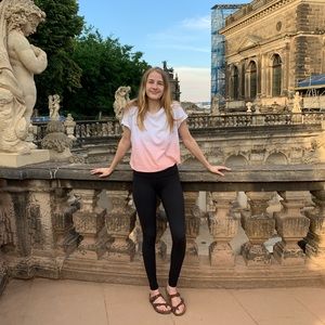 Meet your Posher, Lauren